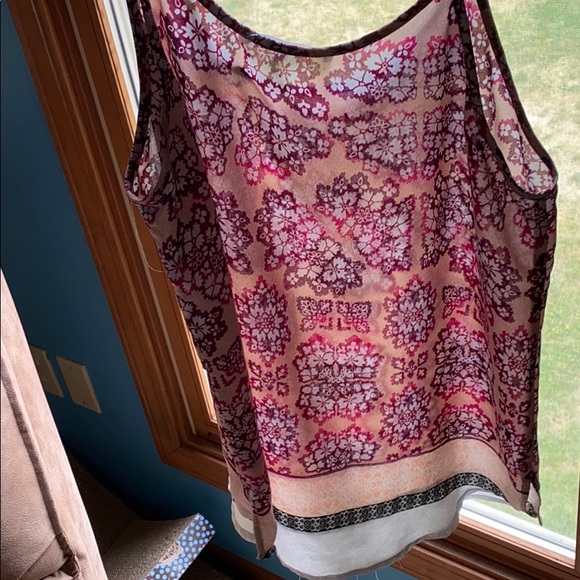 Floral top by Violet + Claire (M) - Picture 2 of 2